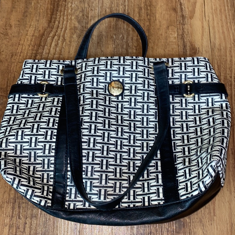 Tommy Hilfiger vintage black & cream handbag purse